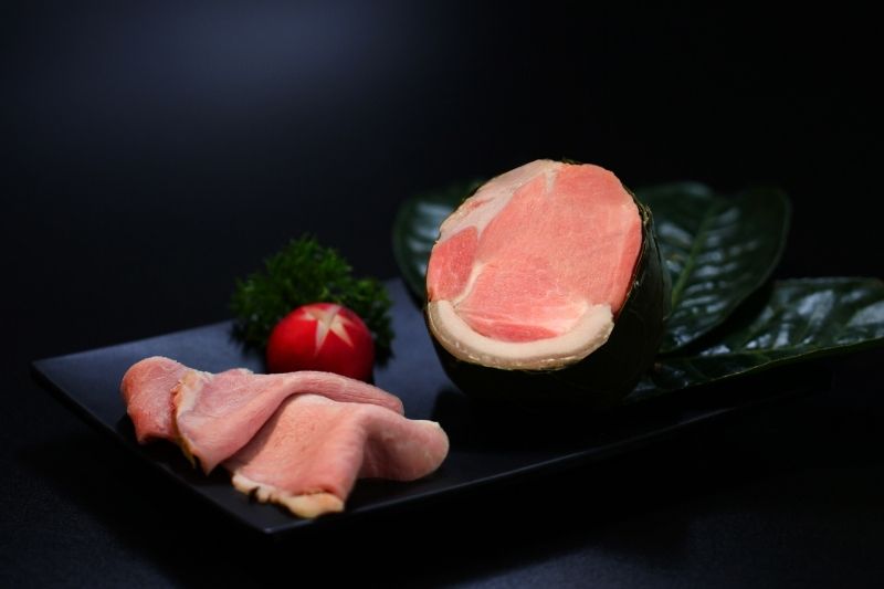 chân giò xông trà - lợn đen trà xanh