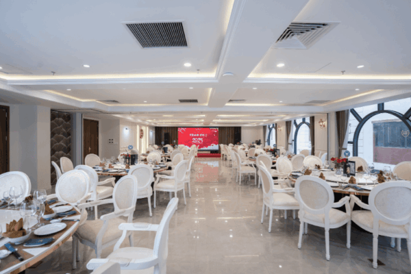 Tiệc công ty trọn gói: Địa điểm tổ chức tiệc công ty lý tưởng tại nội thành Hà Nội