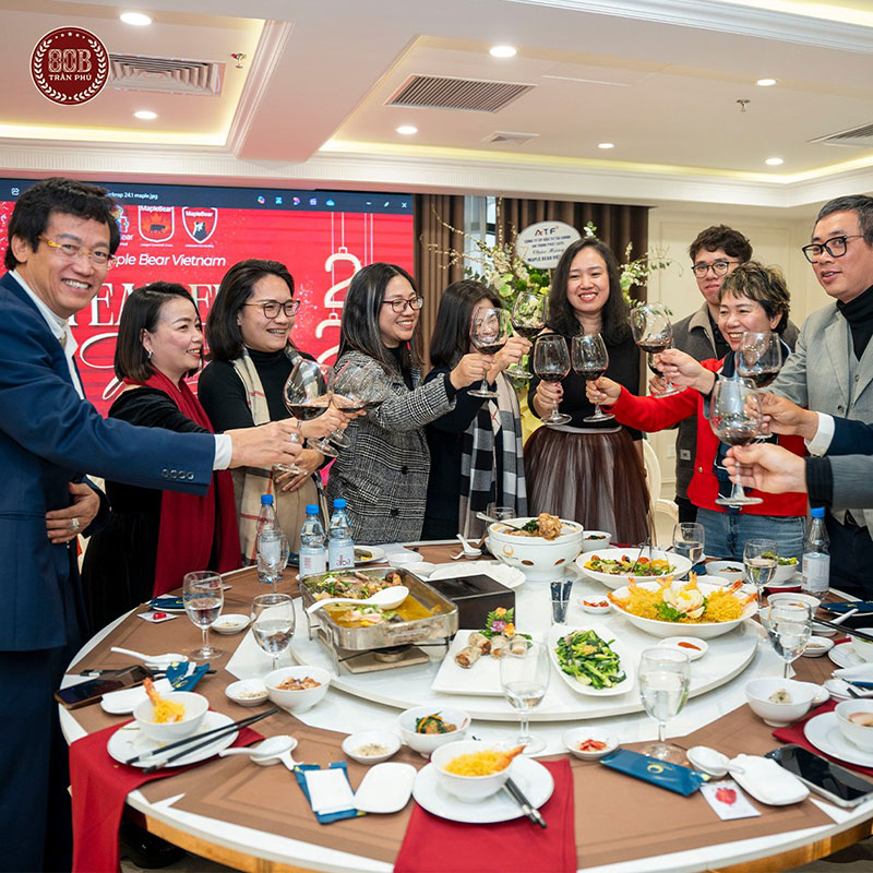 Tiệc tất niên công ty là gì? Cách thức tổ chức tiệc tất niên cho công ty