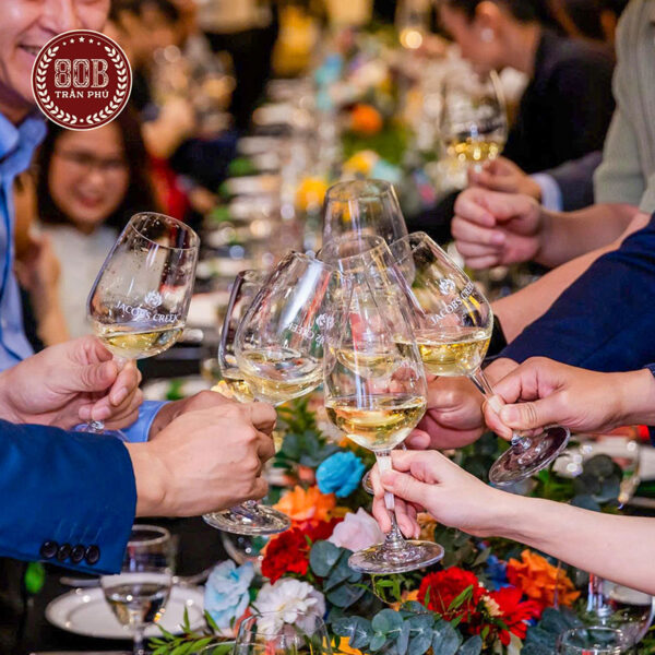 Tiệc tất niên công ty là gì? Cách thức tổ chức tiệc tất niên cho công ty