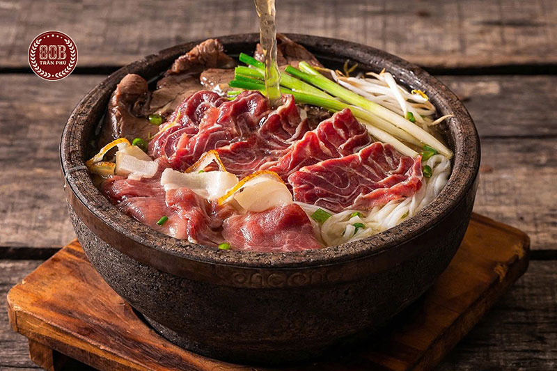 View tầm cao thưởng Phở bát đá 37 giữa lòng Hà Nội đầy chất thơ