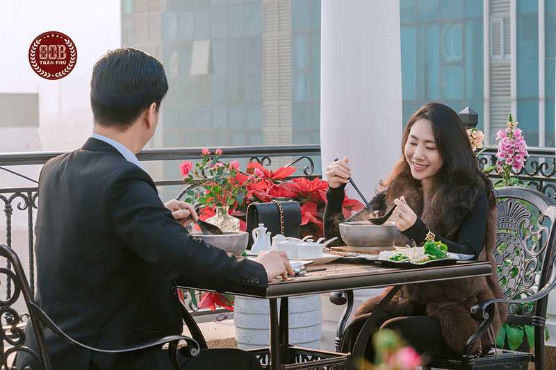 View tầm cao thưởng Phở bát đá 37 giữa lòng Hà Nội đầy chất thơ