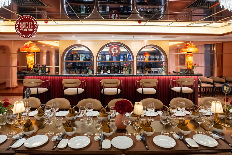 Đặt tiệc tầng cao - Nâng tầm mọi cuộc gặp gỡ tại Sky Bar 80B Trần Phú