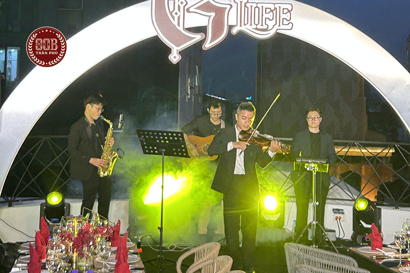 Đặt tiệc tầng cao - Nâng tầm mọi cuộc gặp gỡ tại Sky Bar 80B Trần Phú