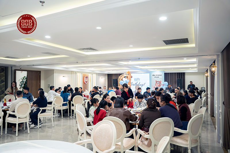 Tiệc sinh nhật bé ngập tràn quà tặng