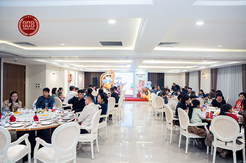 Tiệc sinh nhật bé ngập tràn quà tặng