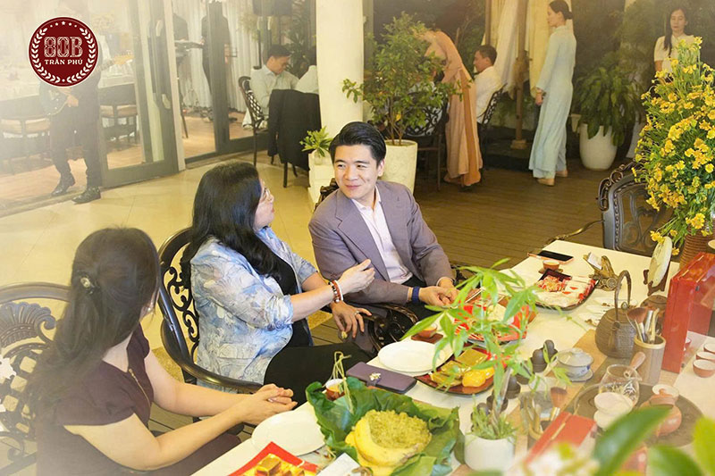 Thu Hà Nội - Nồng nàn hương hoa sữa: Lắng đọng cùng tiệc trà trên tầng cao