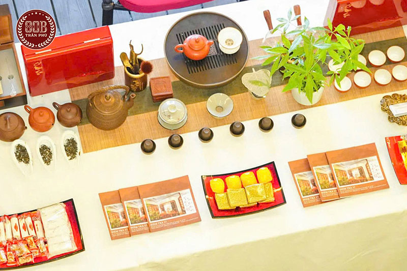 Thu Hà Nội - Nồng nàn hương hoa sữa: Lắng đọng cùng tiệc trà trên tầng cao